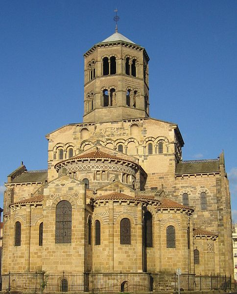 "Abbaye Saint-Austremoine à Issoire en Auvergne"