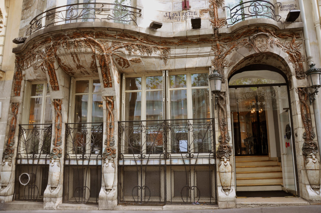 "How to recognize architecture - Céramic-Hôtel-Lavirotte-Avenue-Wagram-Paris"