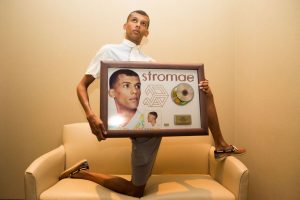 "Stromae, a singular and appealing singer, and his golden disk"