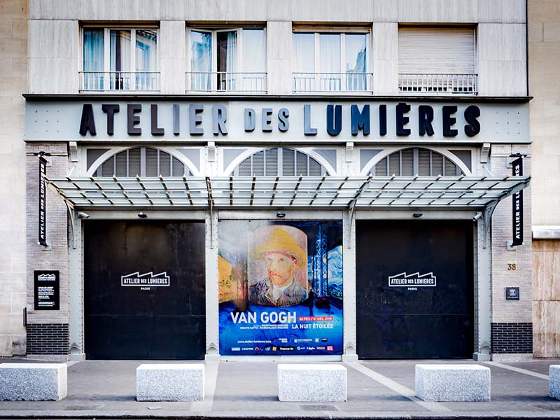 "Modern Art in Paris - L'atelier des Lumières"