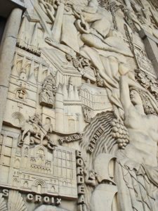 "Parisian Art Deco mansion - Palais de la Porte dorée - Bas-relief sculpté"